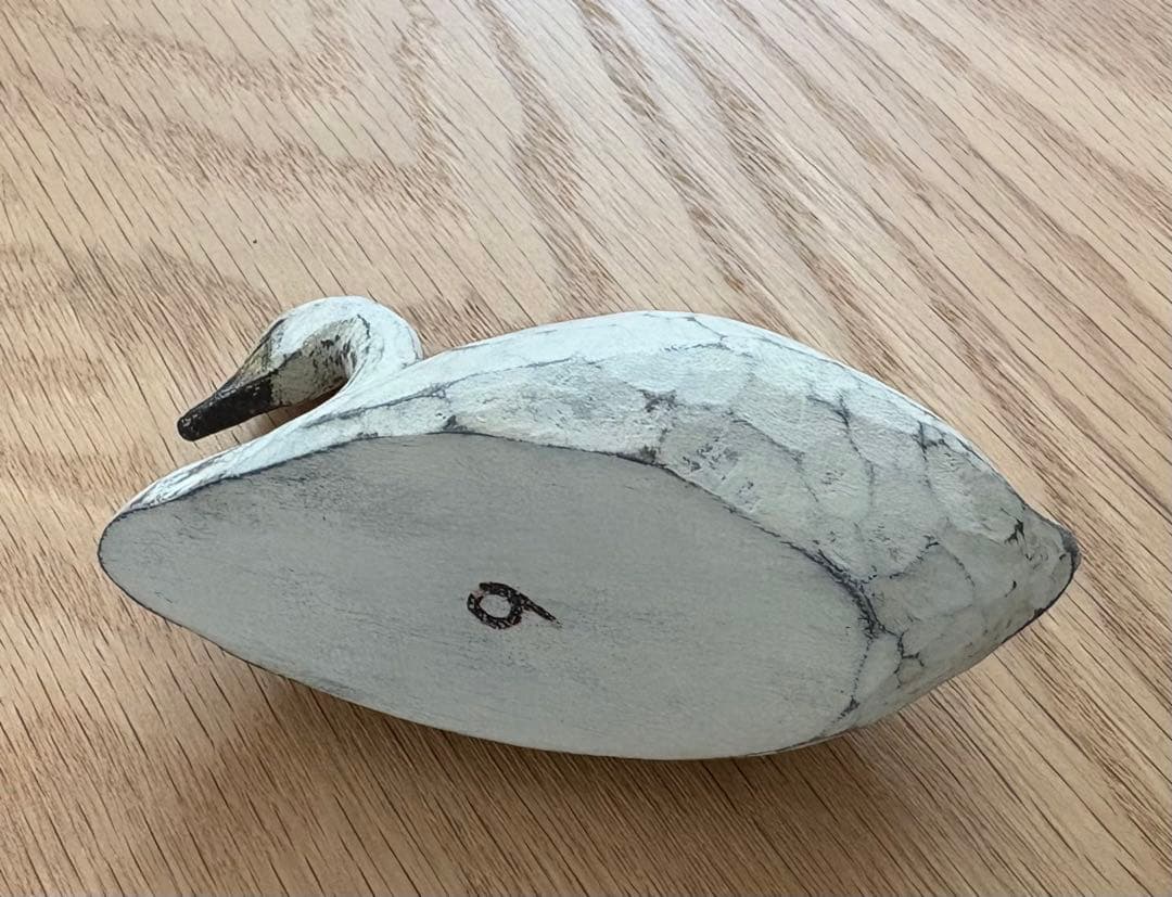 クロヌマタカトシさん ペア スワンのオブジェ Female figure 