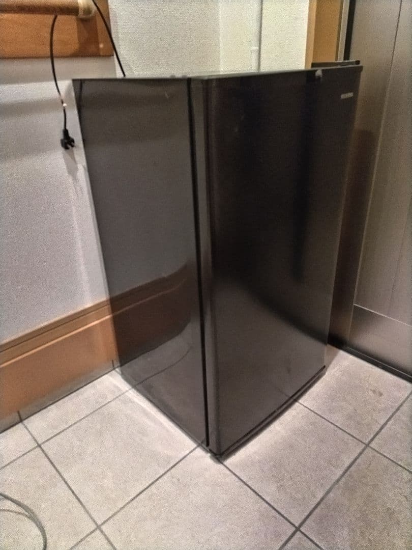 ✨冷蔵庫 93L 2022年製　近県限定配達無料　更に値下げしました✨