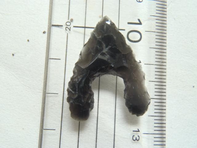 精密加工された 石器 北海道十勝産黒曜石 149