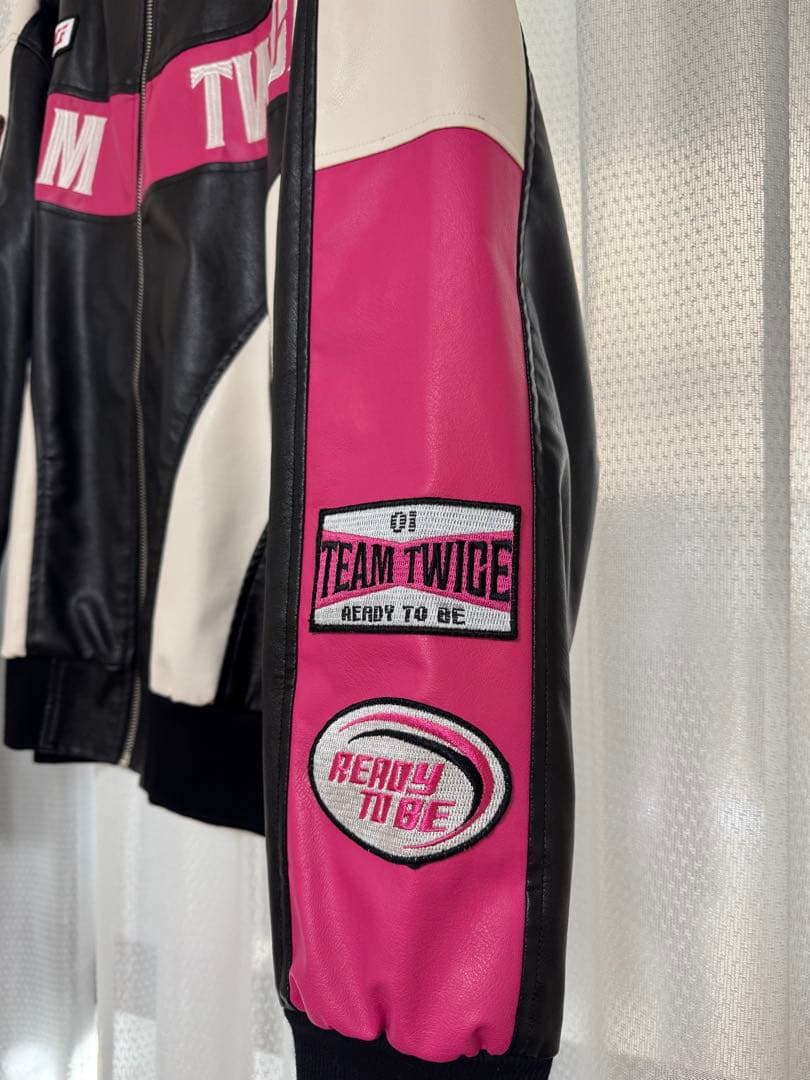 【TWICE】-完売品- READY TO BE スタジャン/Lサイズ