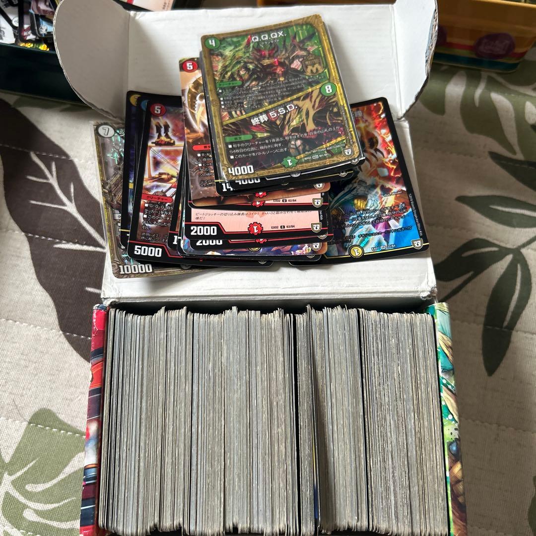 何があるかわからない2000枚以上ありそうなデュエルマスターズのカードセット