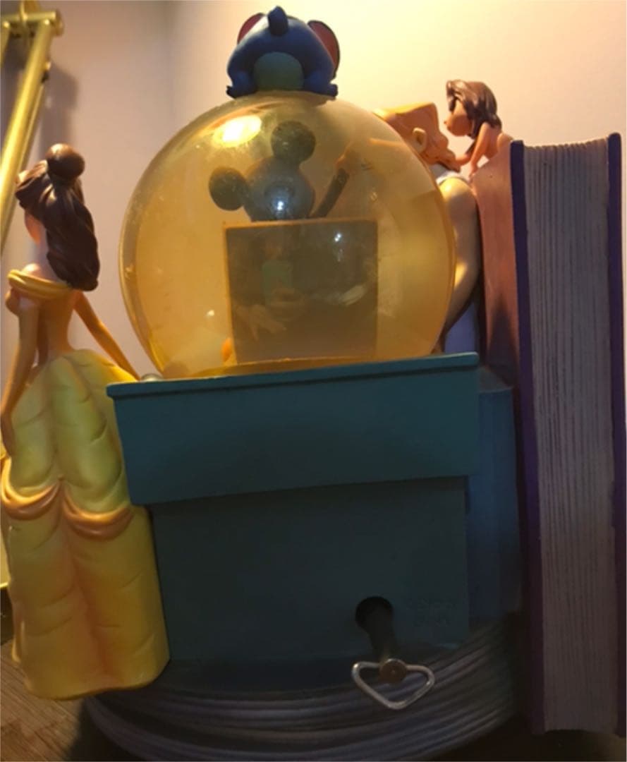 ディズニー　スノードーム2つ　オルゴール ブックエンド