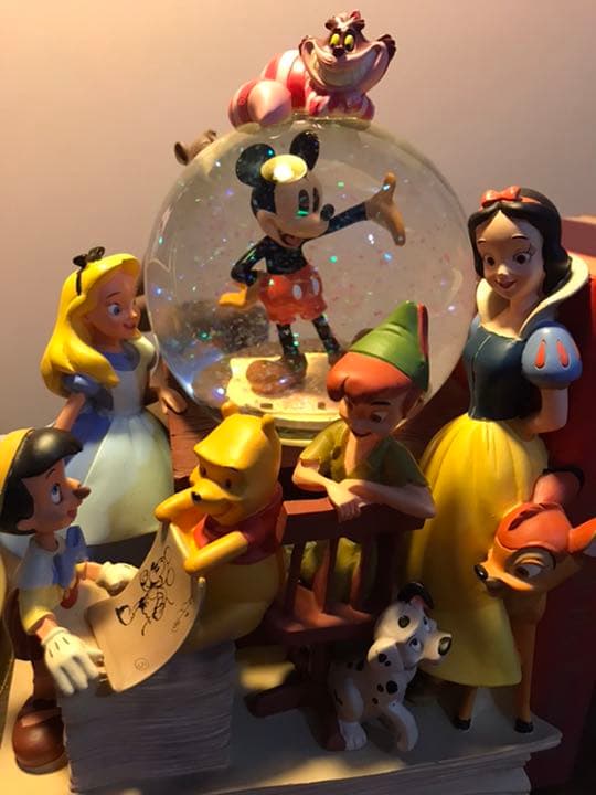 ディズニー　スノードーム2つ　オルゴール ブックエンド