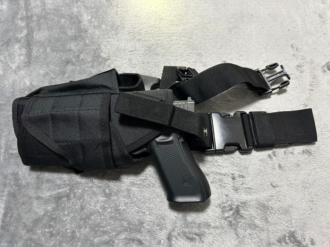 東京マルイglock17 gen5 コンペンセイター予備マガジンホルスター