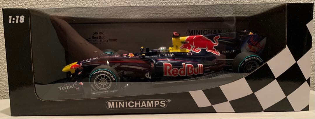 1/18 Red Bull Racing RB6 S.ベッテル