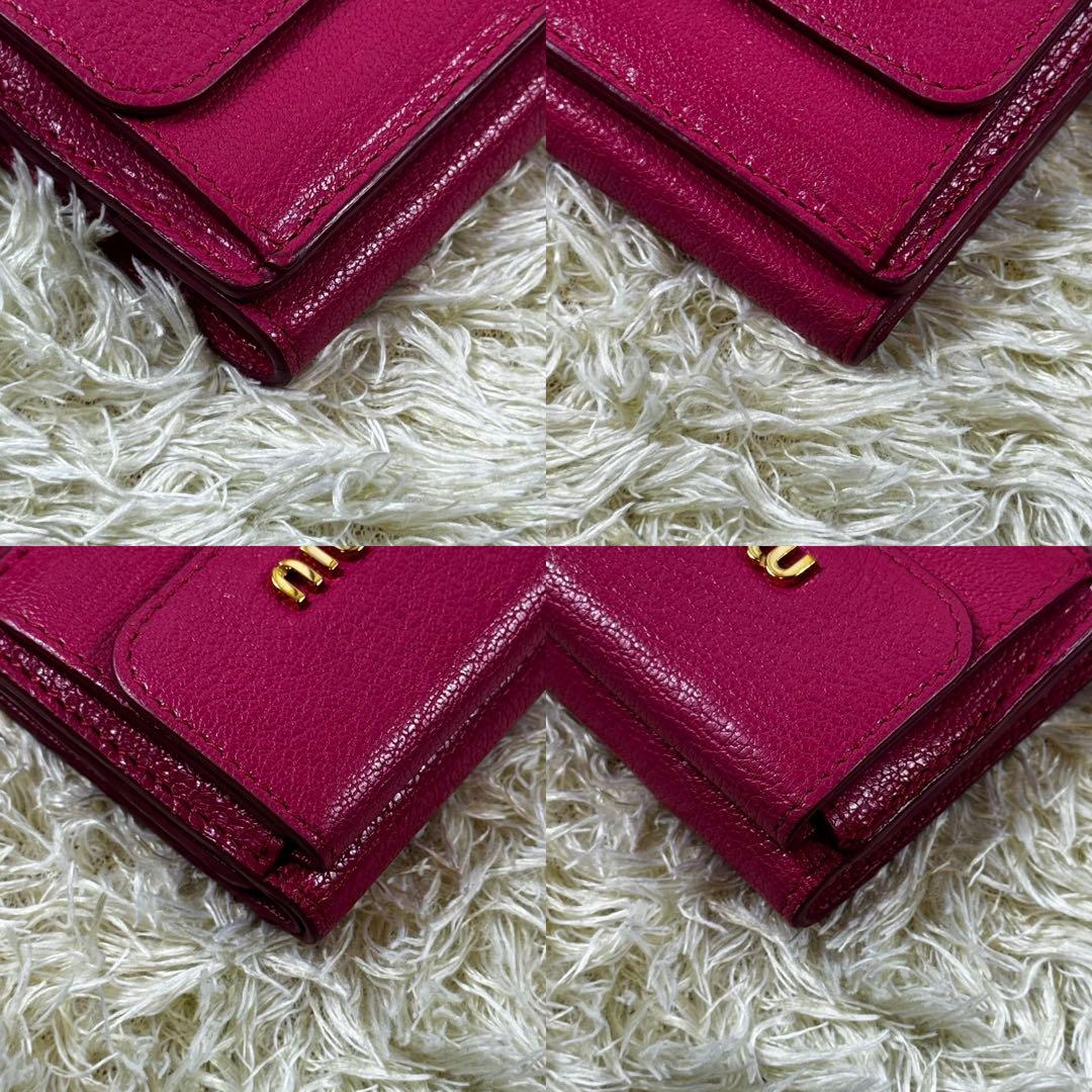 大人気✨ミュウミュウ　三つ折り財布　マドラスレザー　ゴールド金具　シボ　ピンク