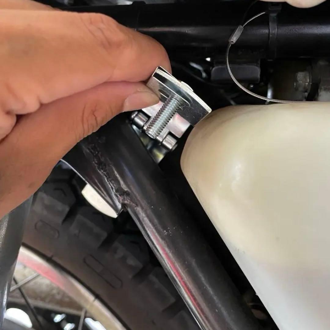 1リットル缶 オイル缶ホルダー 2スト バイク ドリンクホルダー 350ss