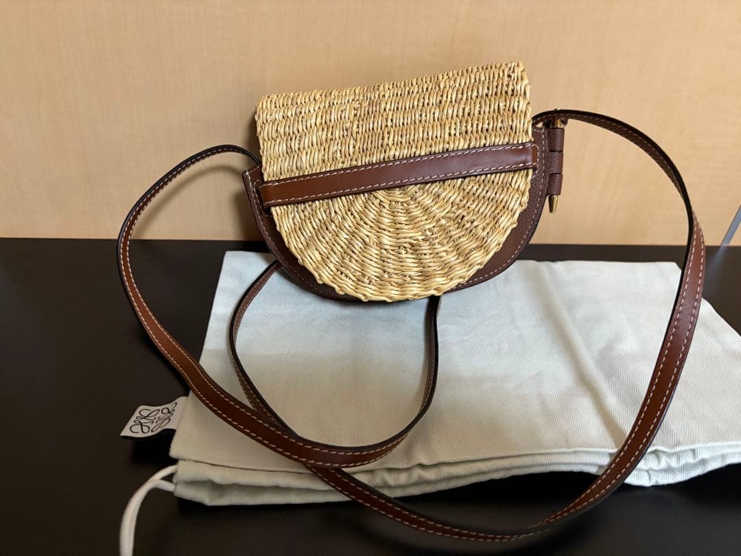 [ LOEWE )ゲートミニバッグ