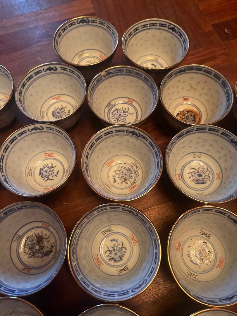 中国美術景徳鎮染付金彩　湯呑み　蛍焼　細密細工　古美術品　44客セット 中国美術景徳鎮染付金彩湯呑み蛍焼細密細工古美術品44客セット