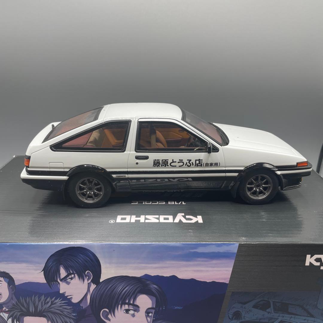 1/18 トヨタ スプリンター トレノ AE86 藤原拓海 フィギュア付き