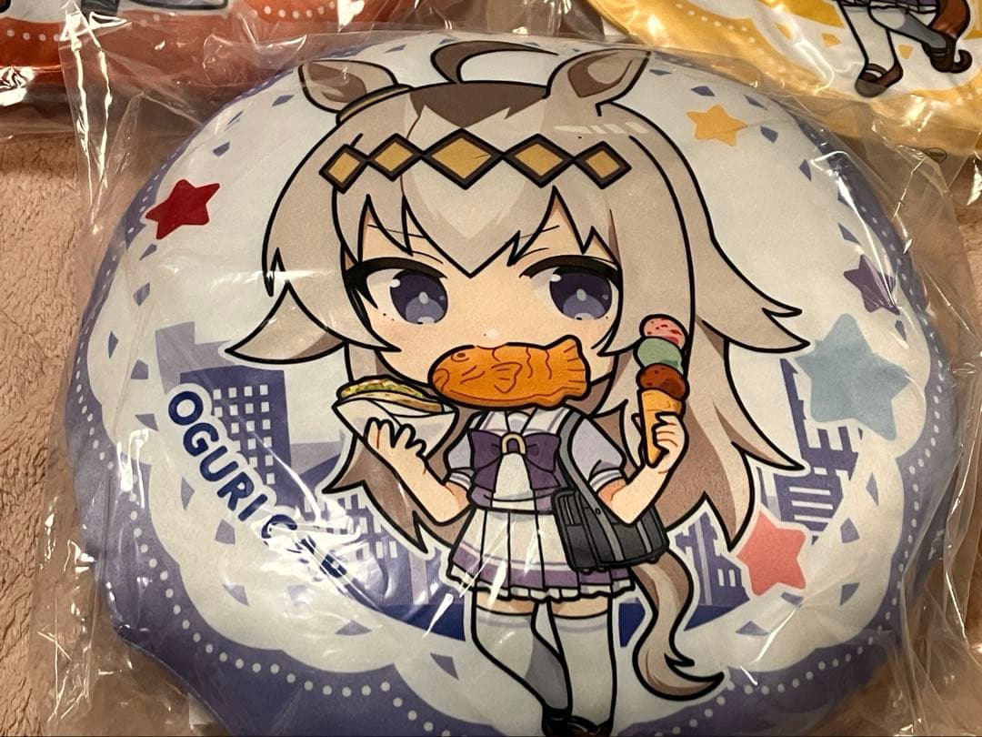 ウマ娘　ラウンドクッション　オグリ他　５種セット　TOPPA!!! BASE