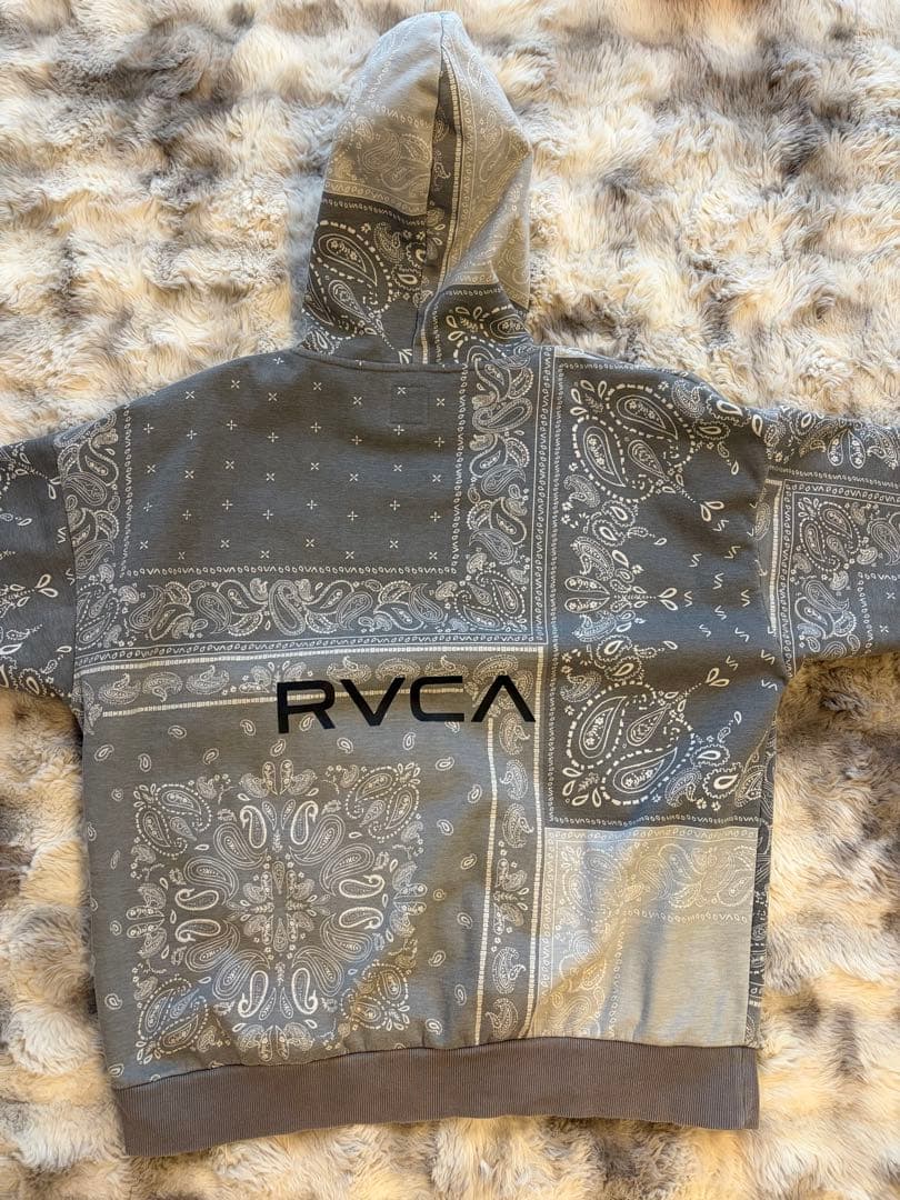 RVCA ペイズリー柄セットアップ