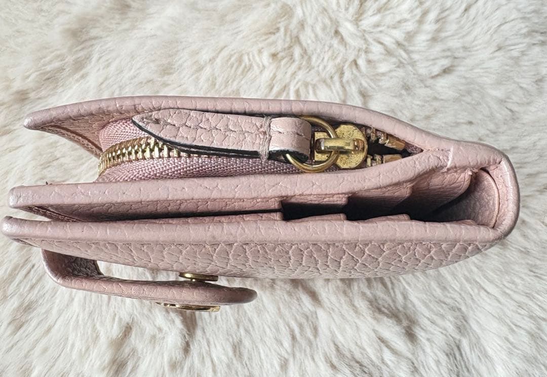 GGロゴ ピンクレザー 二つ折り財布