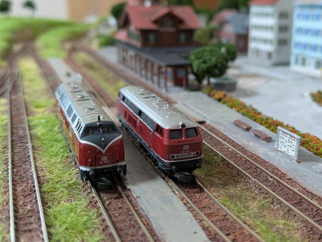 Zゲージディーゼル機関車2両セット