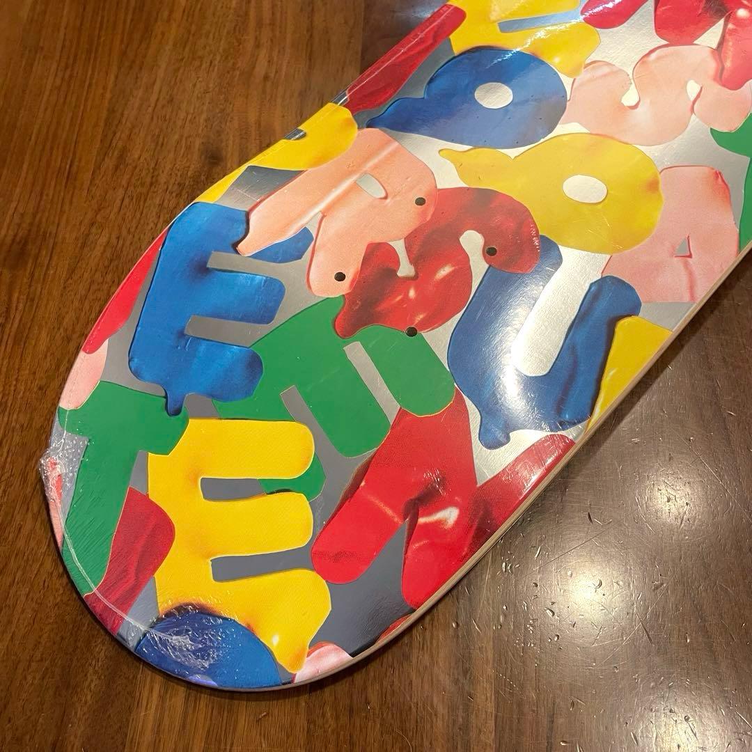 supreme シュプリーム　スケボー　スケボーデッキ　8.125 新品未使用