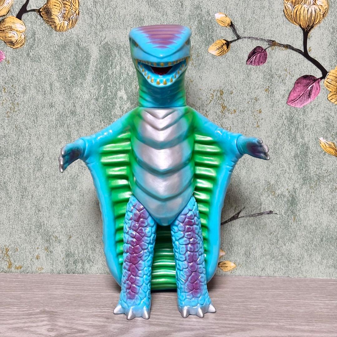 マーミット 『アメゴン』 ソフビ キャプテンウルトラ