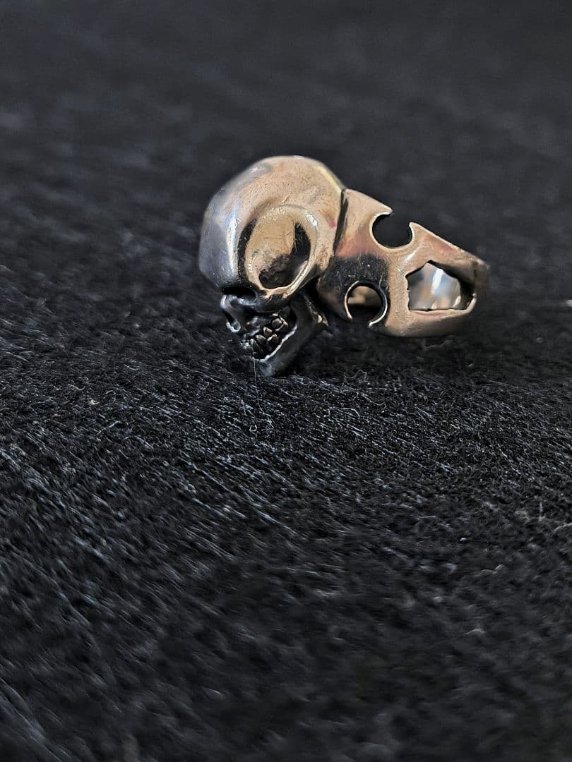 アクセサリー CRAZY PIG CUTAWAY SKULL RING