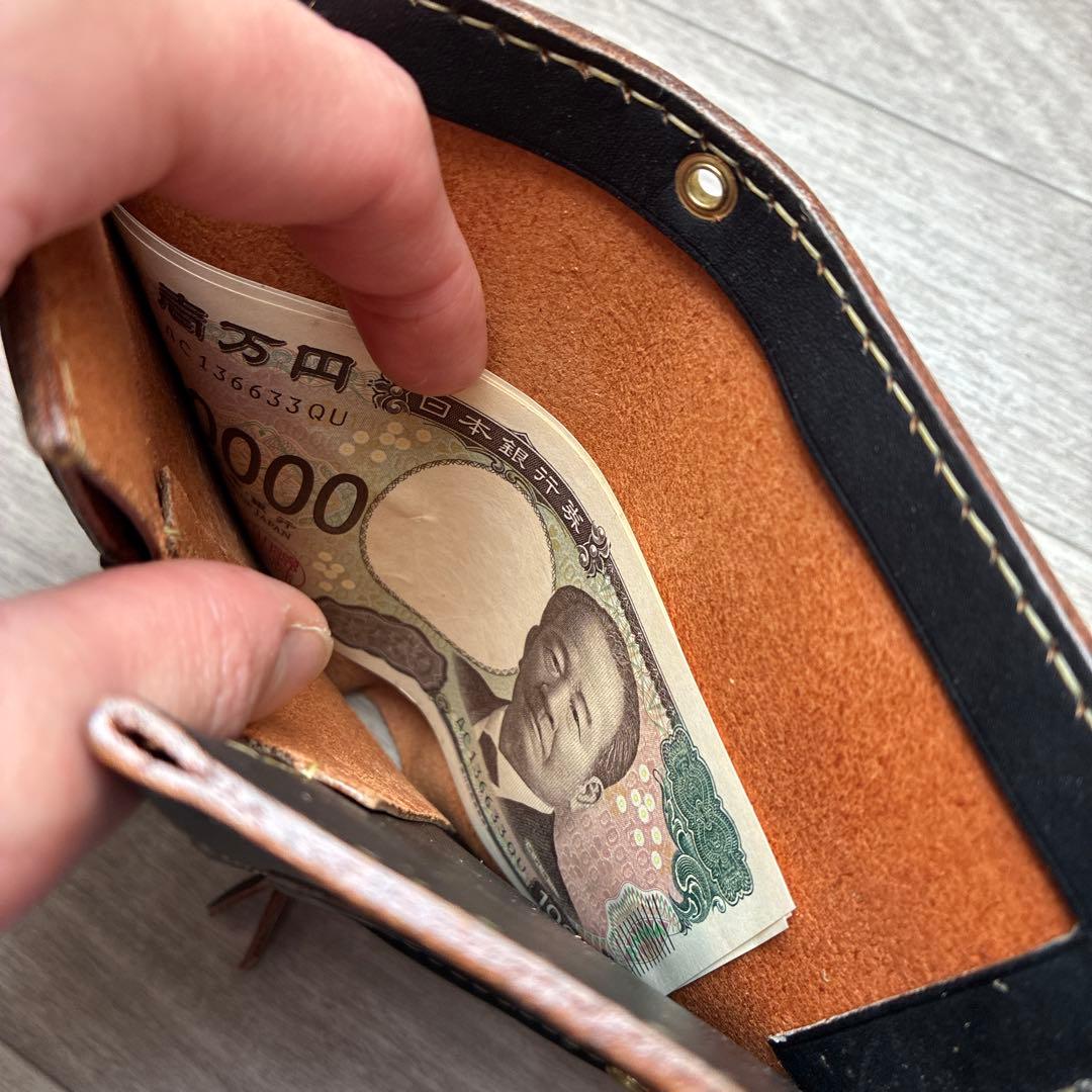 【茶芯ブラック】ミドルトラッカーウォレット　真鍮　お札を折らずに収納　タイプB