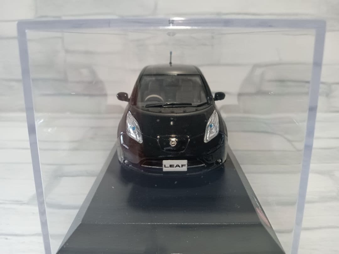 1/43 京商　日産　リーフ　ミニカー　スーパーブラック