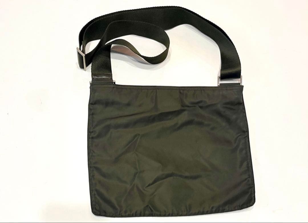 プラダ☆ 斜めがけショルダー　クロスボディ　ポシェット　　ボディバッグ　ナイロン