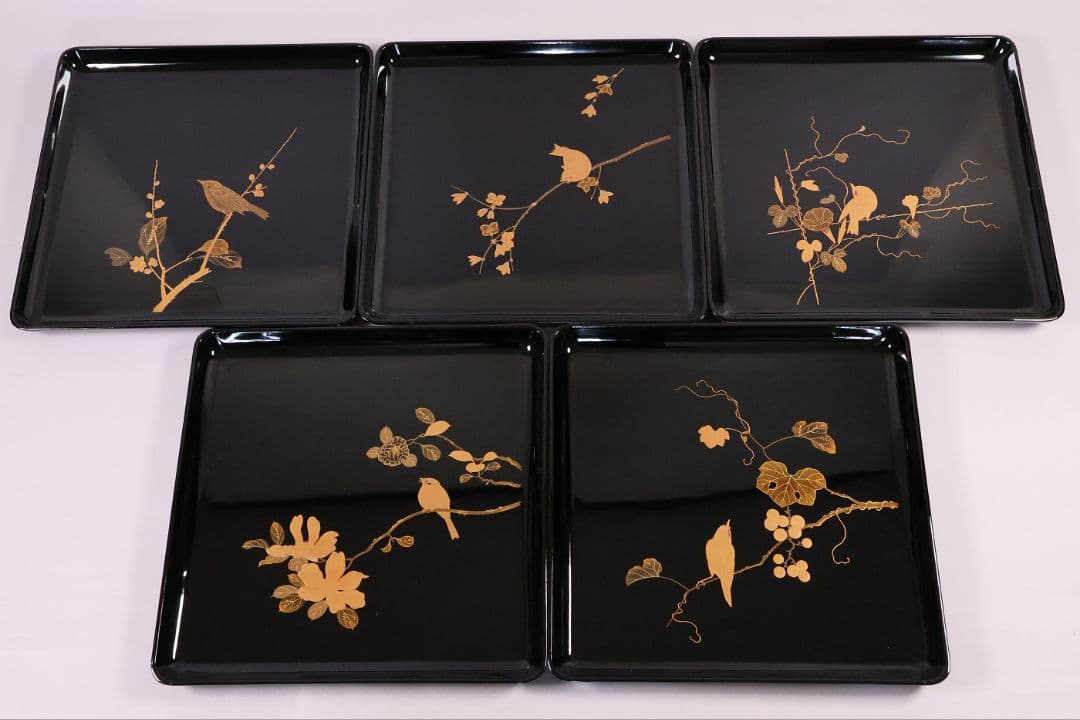 MB204】天然木漆塗 花鳥絵替金蒔絵 黒塗卓上膳十客 四方膳 36.3cm