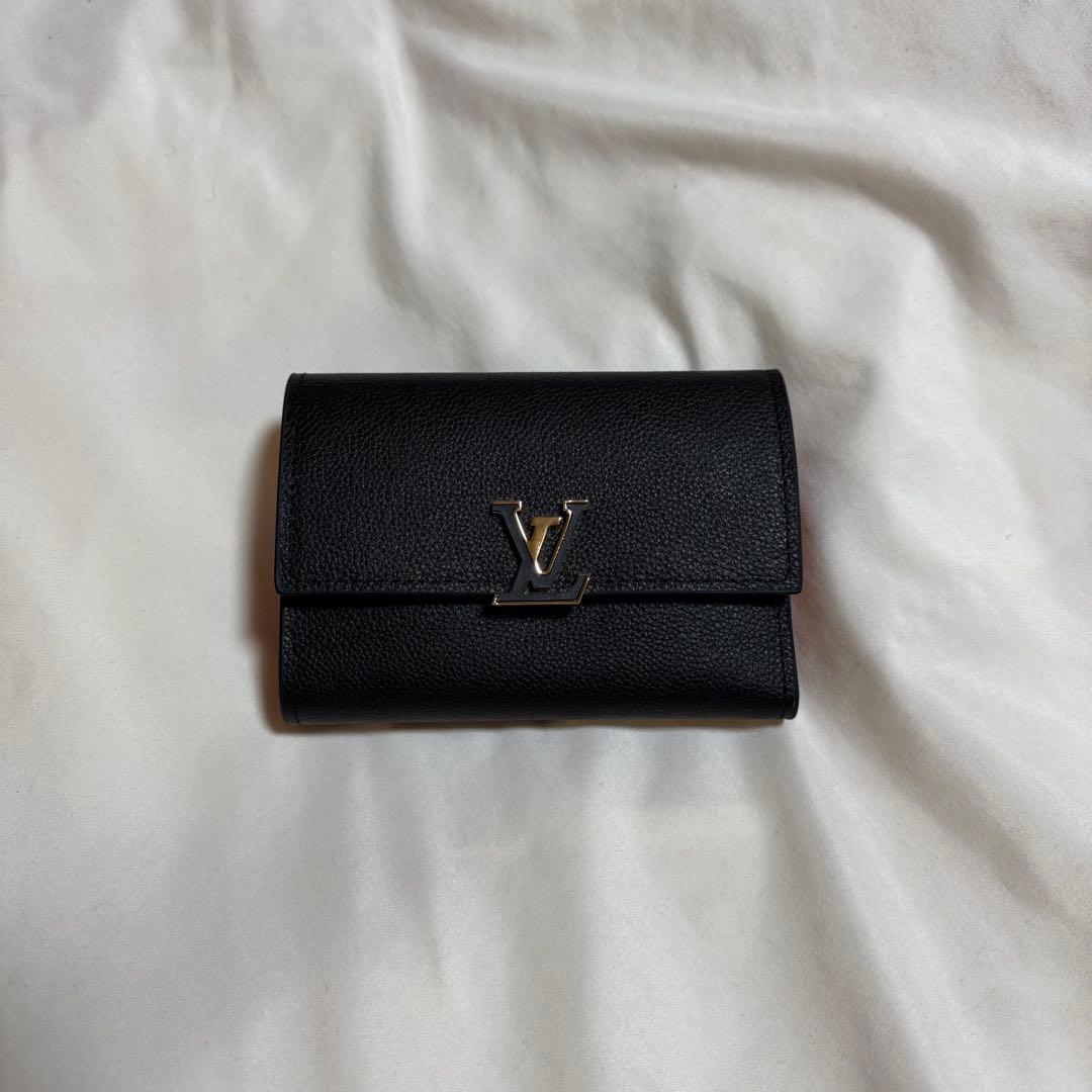 Louis Vuitton ブラック 三つ折り財布 - メルカリ