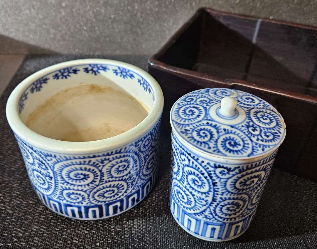江戸時代後期　古伊万里　たこ唐草文様　 煙草盆　3点揃い　紫檀箱入　茶道具
