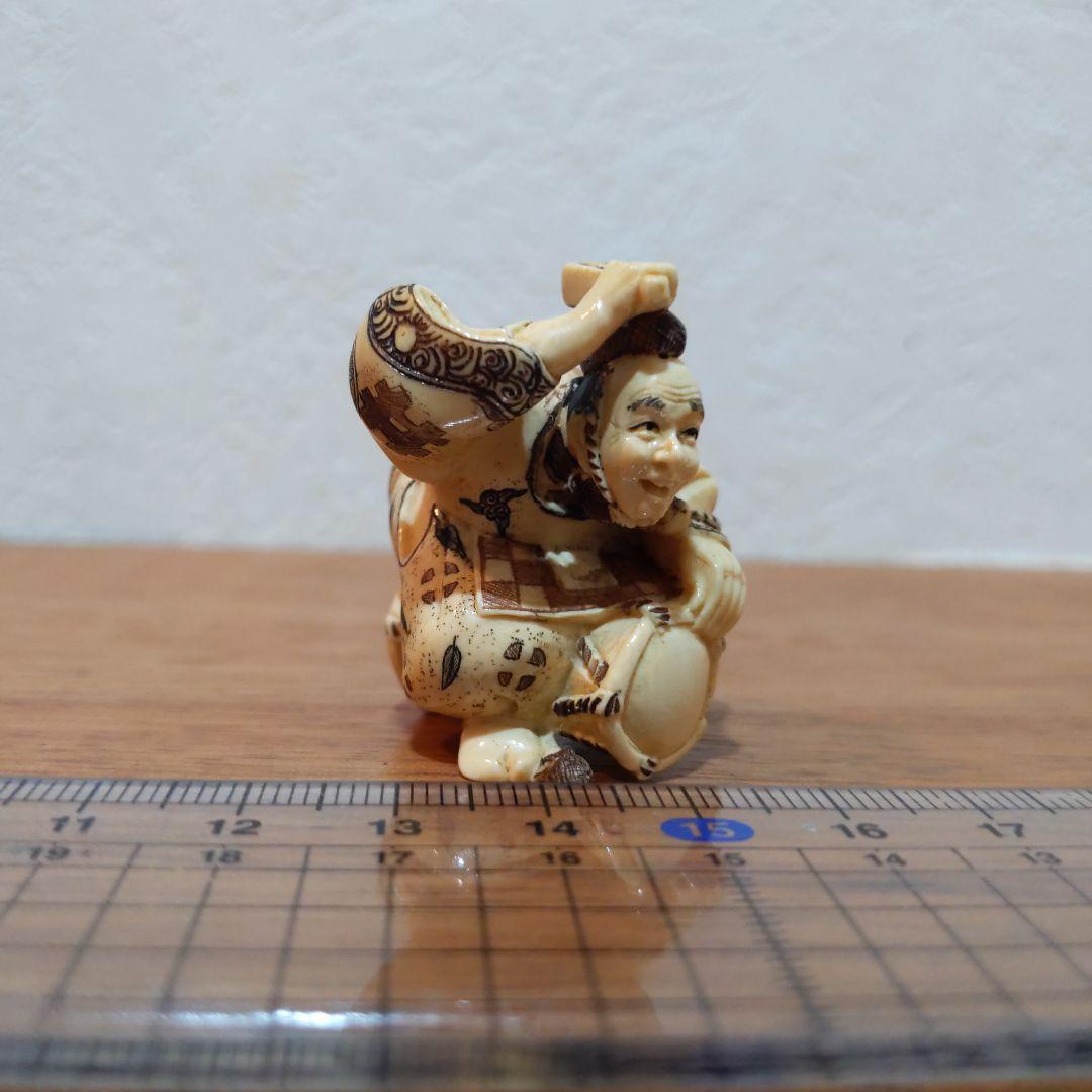 時代提げ物 彩色人物根付 天然素材 在銘【三番叟】高さ約3.9cm