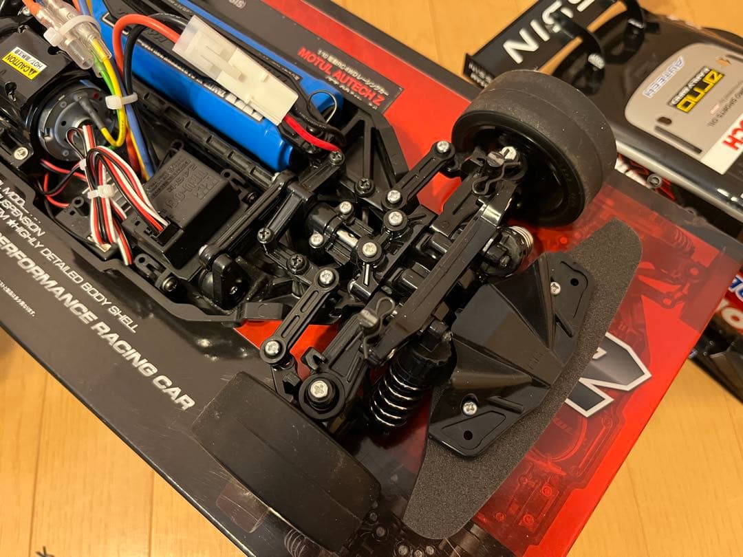 タミヤ 1/10 モチュールオーテックZ RCメカ バッテリー、充電器つき