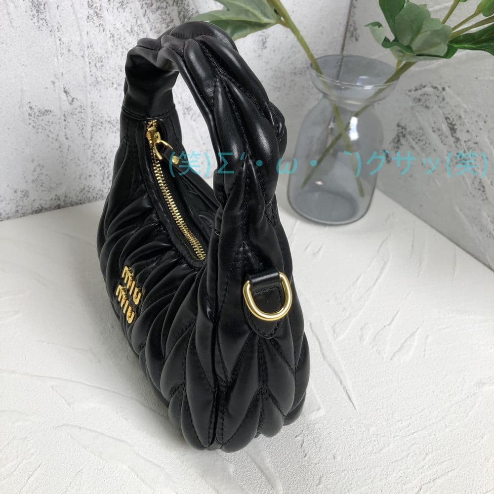 miu miu ブラック ショルダーバッグ ハンドバッグ レザー