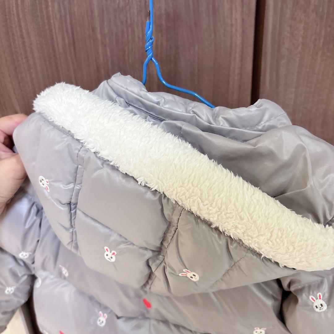 ミキハウス　ダウン　90 美品　総柄　刺繍　うさこちゃん　グレー　フード　ファー