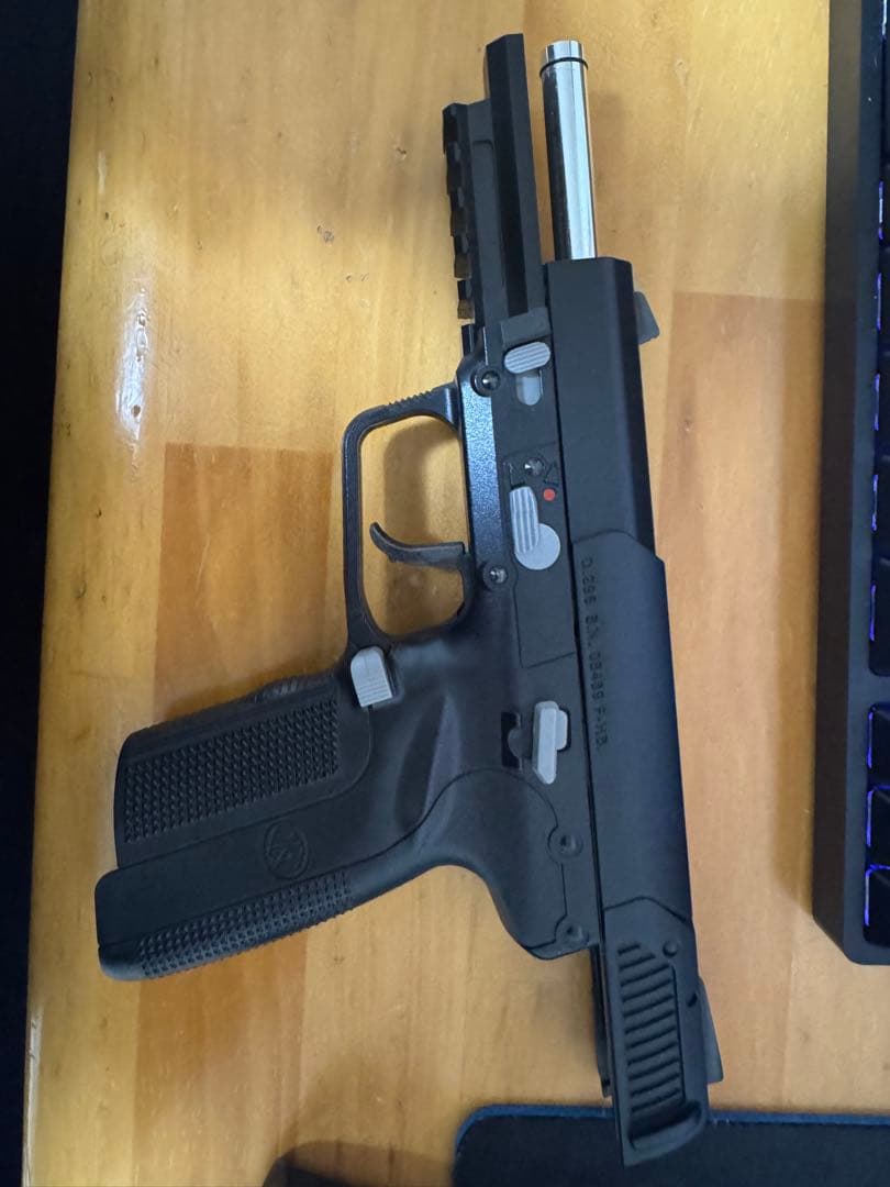 FN 5-7 ガスブローバックエアガン