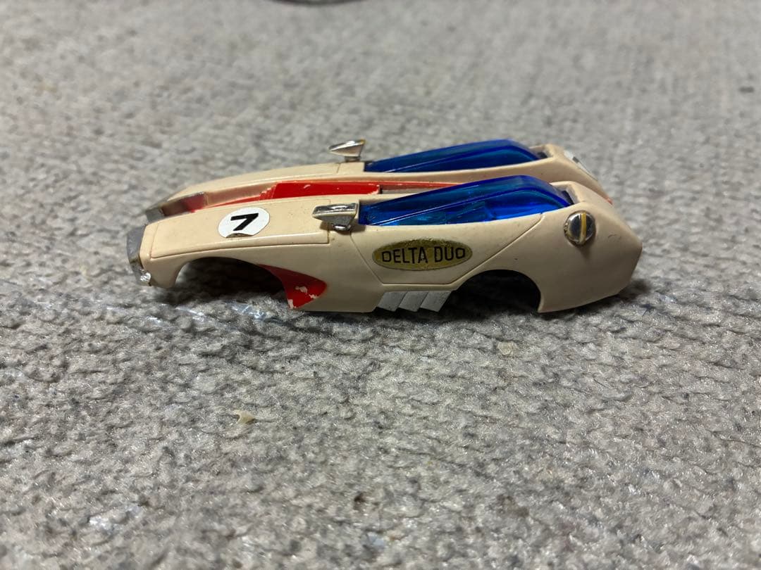 バンザイマークのバンダイ製かなり古い試作品のミニカーかも⁇です。