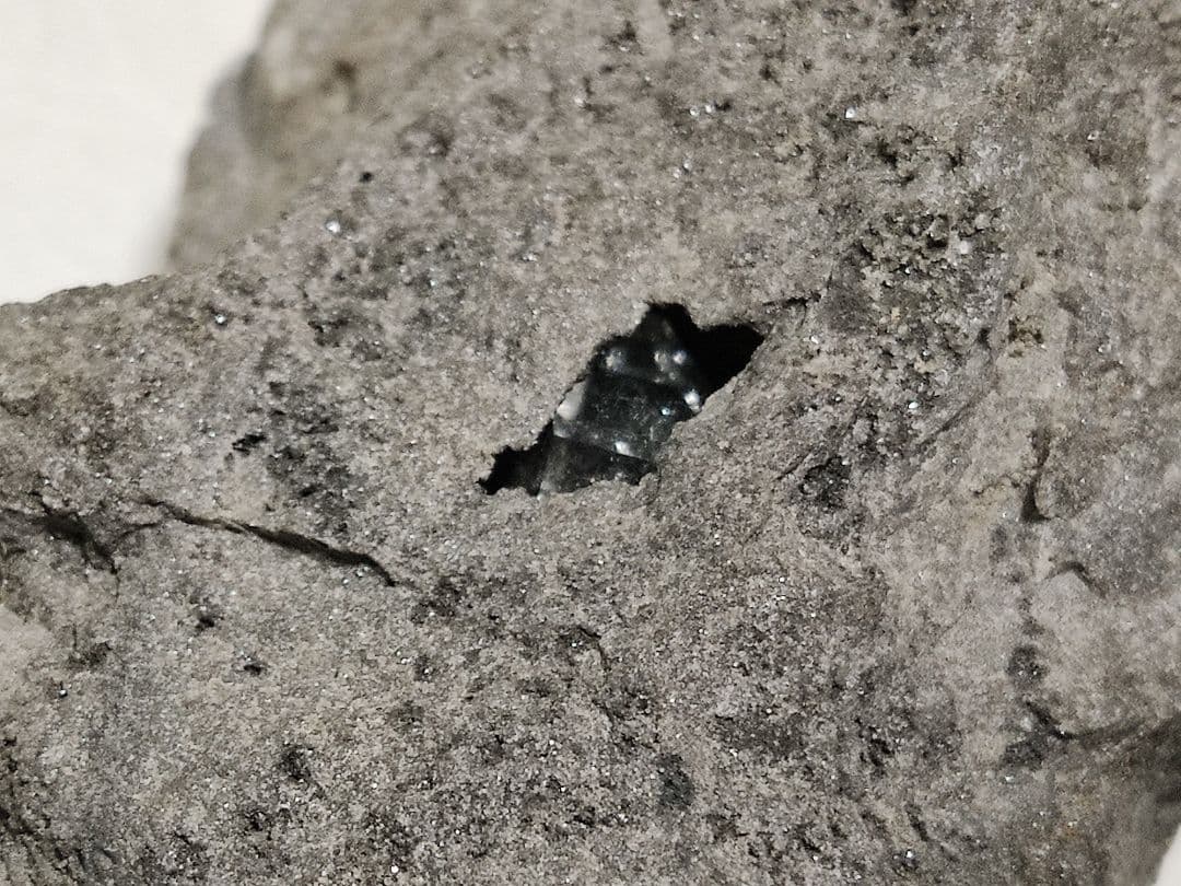 パワーストーン天然石原石ハーキマーダイアモンド母岩付499g318