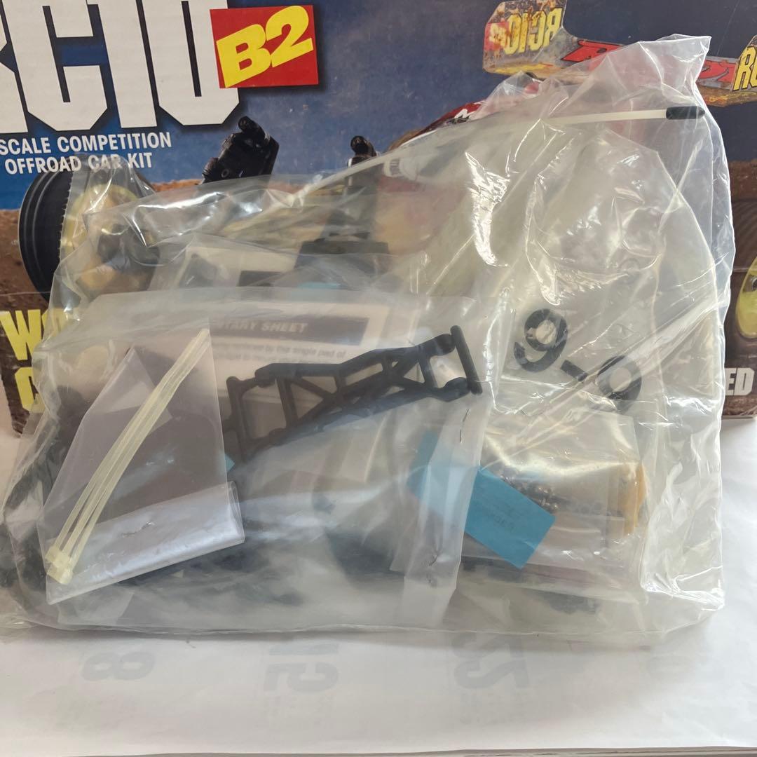Team Associated RC10 B2 2WDオフロードカーキット