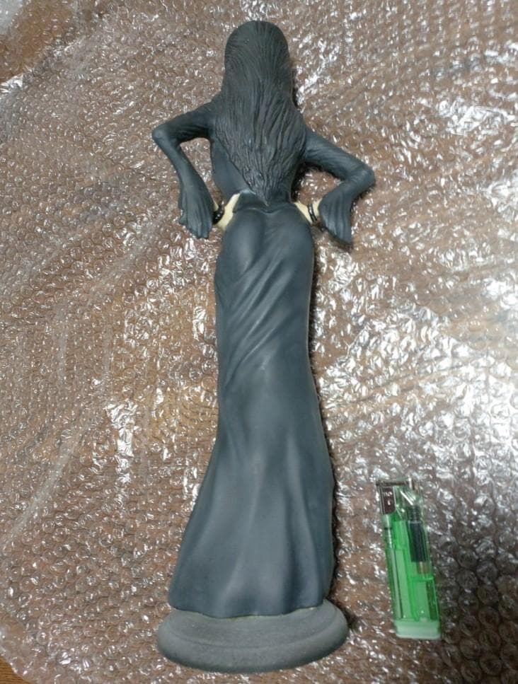 ■スクリーミン社【Elvira エルヴァイラ】1/4 大型ガレージキット完成品