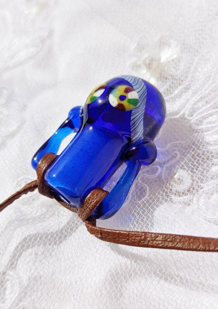 吉田正子トンボ玉（貳拾陸） 「瓶型」皮ひもネックレス ガラス玉に込め