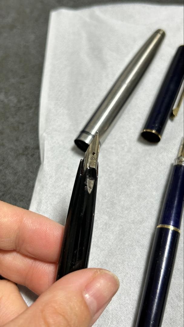 万年筆ペン先 18K1つ、14K 2つと18kwg1つ、