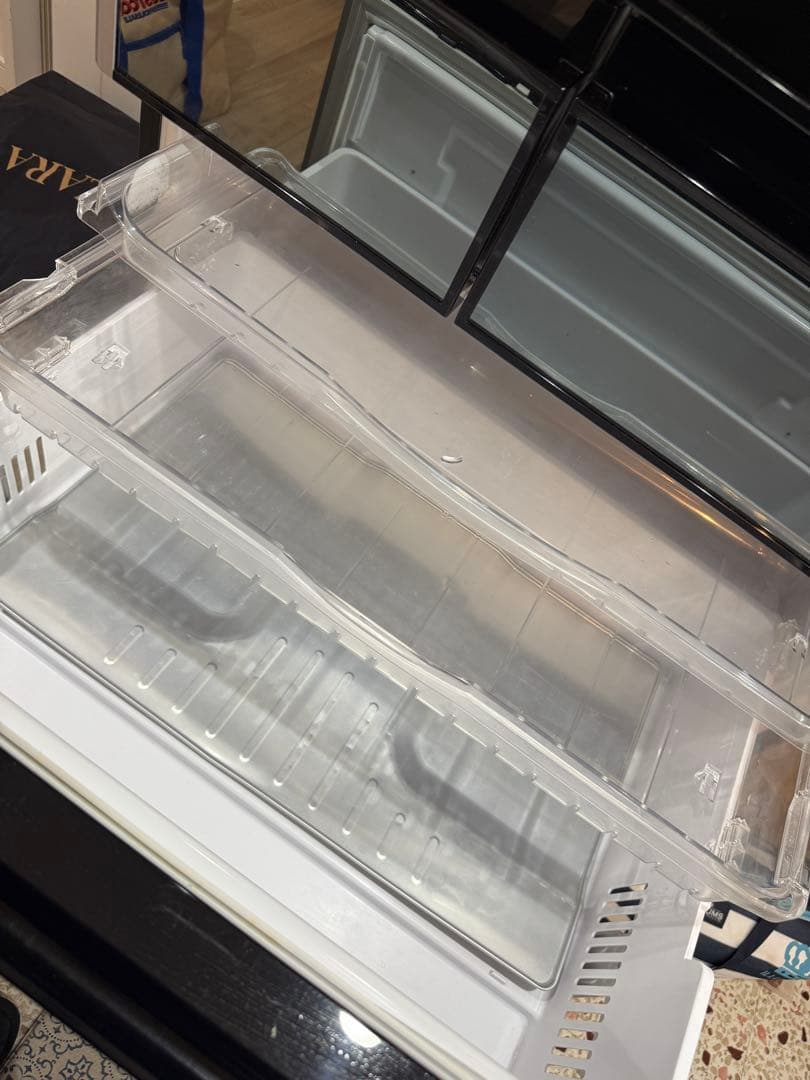 HITACHI 日立　冷蔵庫620L 大きいサイズ　クリスタルミラー2014年