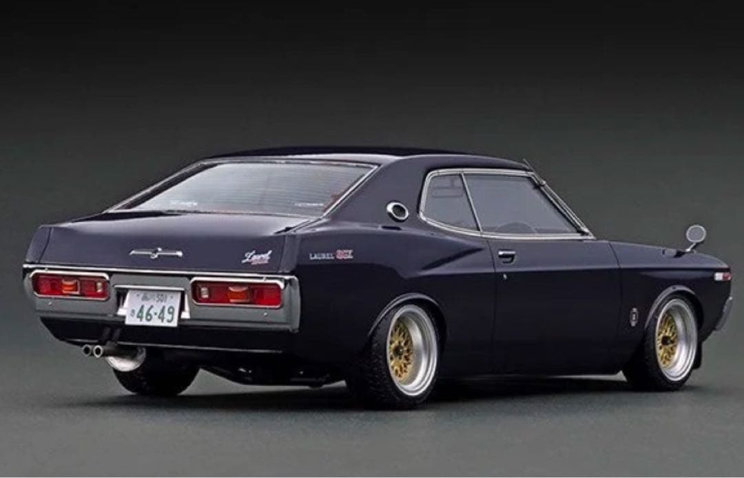 イグニッションモデル　1/18ローレル2000SGX 佐田フィギュア付き