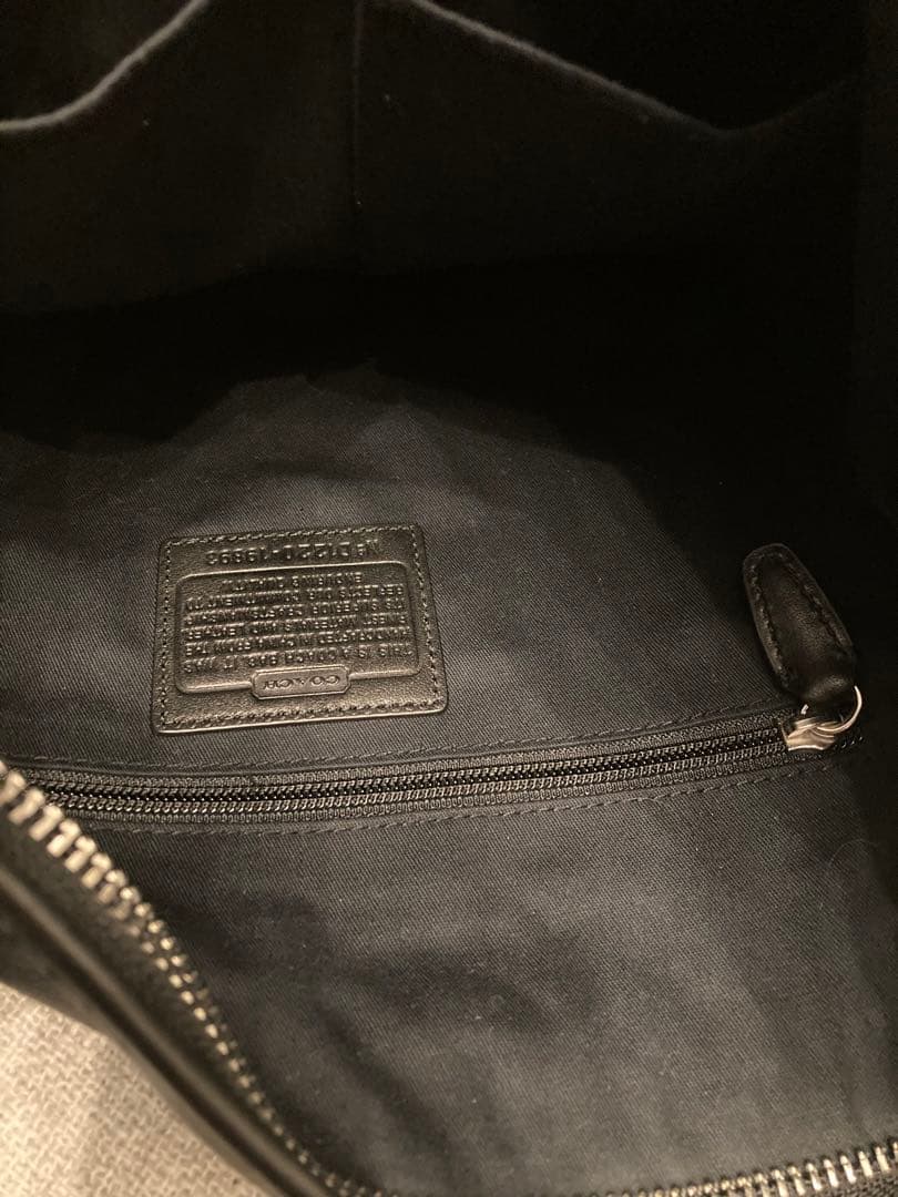 COACH ブラック ショルダーバッグ タッセル付き