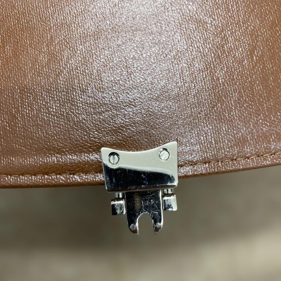 Burberry ブラウンレザー フラップレトロ　ハンドバッグ