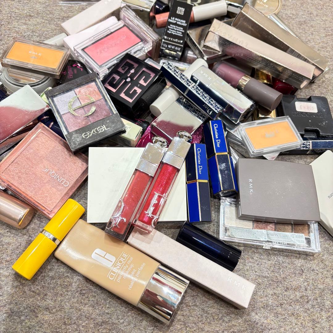 ブランド　デパコス・ディオール多め！　コスメ　化粧品大量纏め売り約70点