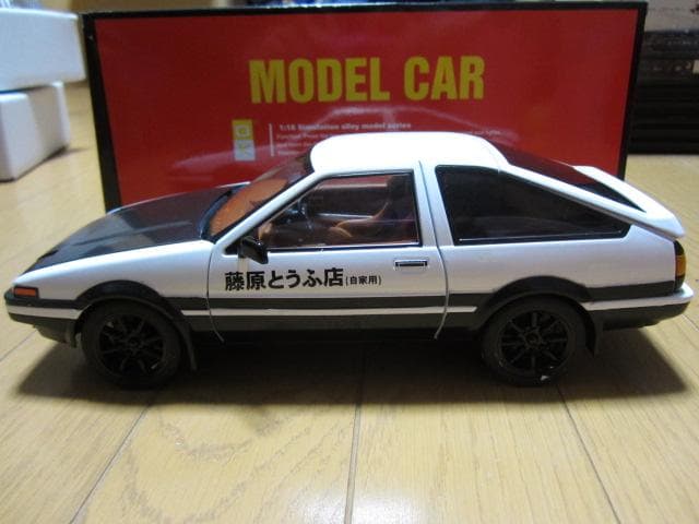 1/18トヨタ AE86 藤原とうふ店 ミニカー イニシャルD 頭文字D