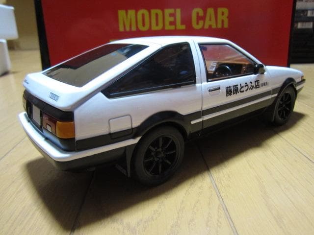 1/18トヨタ AE86 藤原とうふ店 ミニカー イニシャルD 頭文字D