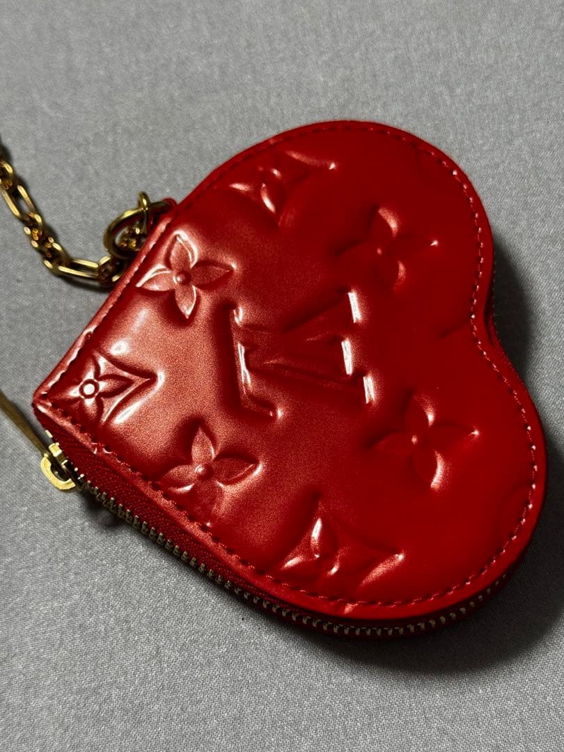 LOUIS VUITTON ハート型ケース