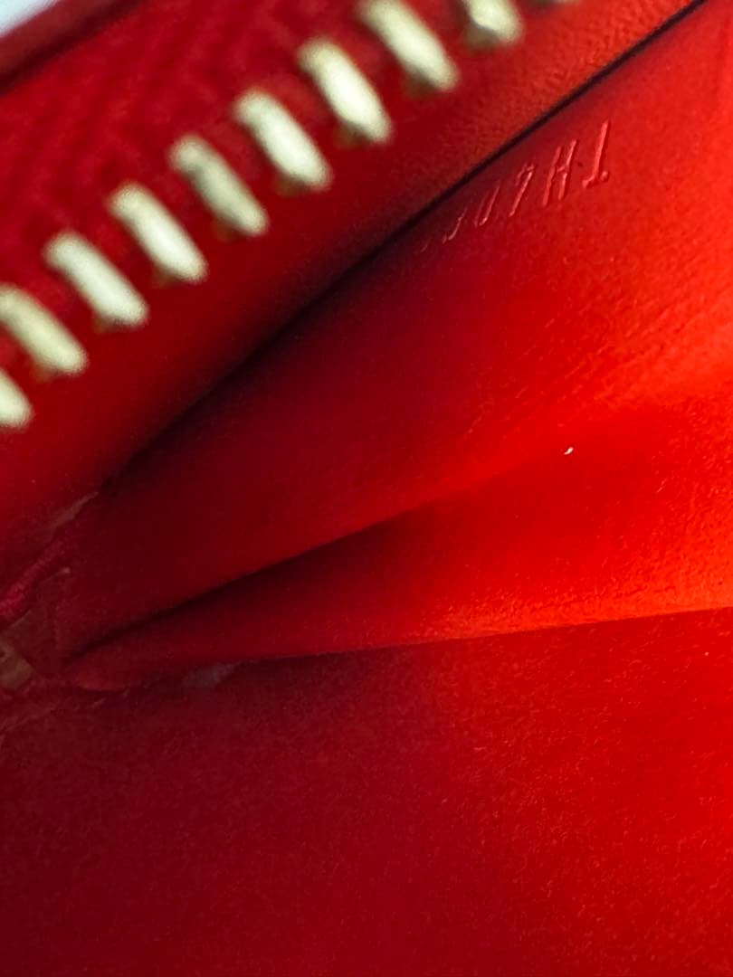 LOUIS VUITTON ハート型ケース