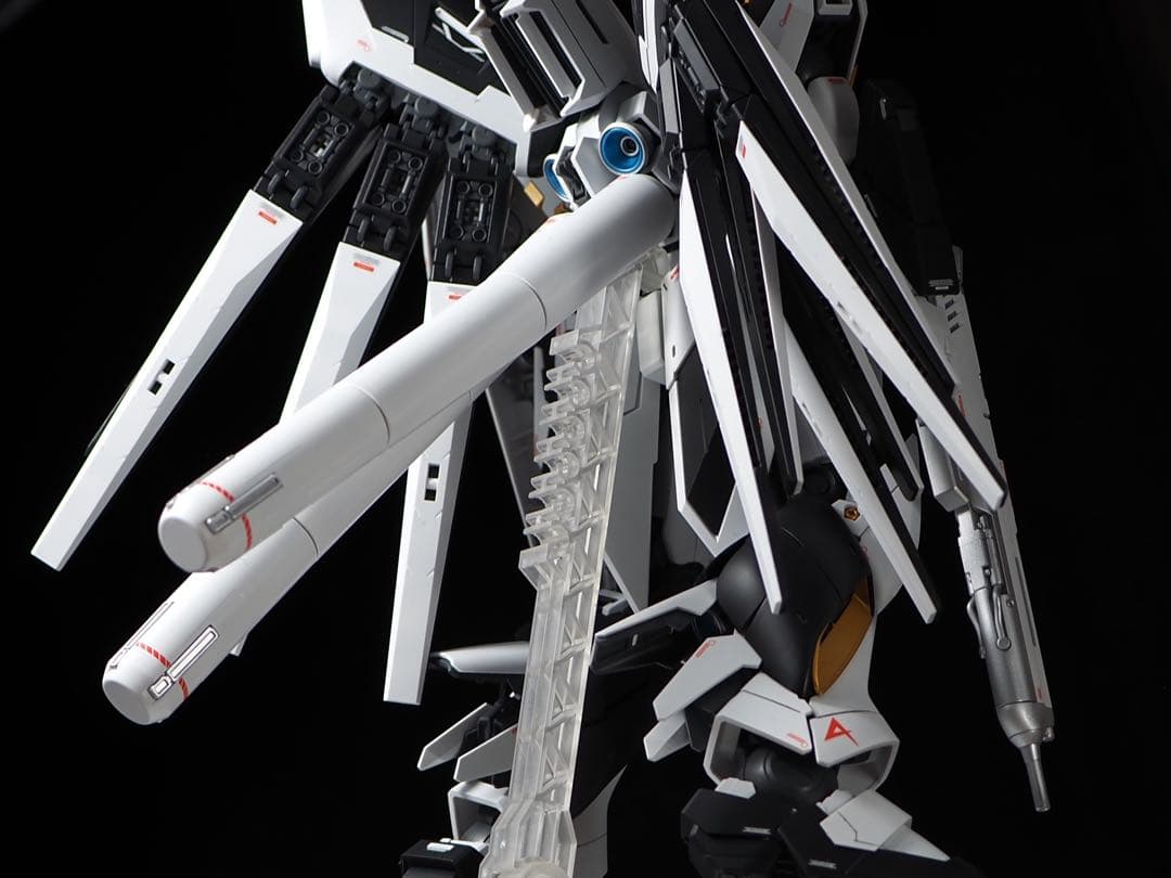 mg Hi-νガンダム 全塗装 完成品 筋彫り追加 νガンダムカラー