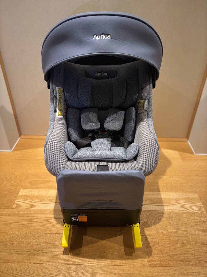 アップリカ　クルリラプラスライトISOFIX新生児から4歳まで