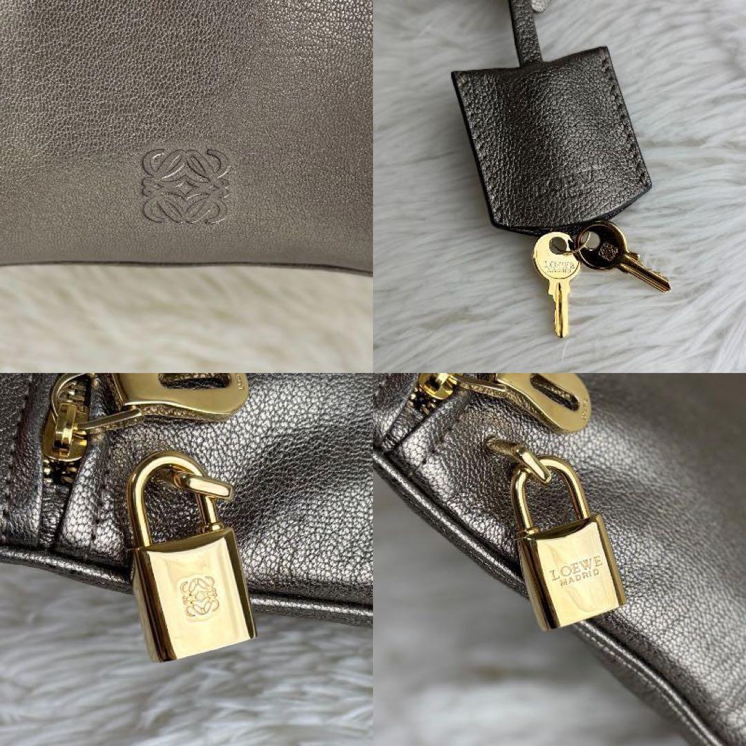 LOEWE ロエべ アナグラム パドロック レザー ショルダーバッグ ゴールド